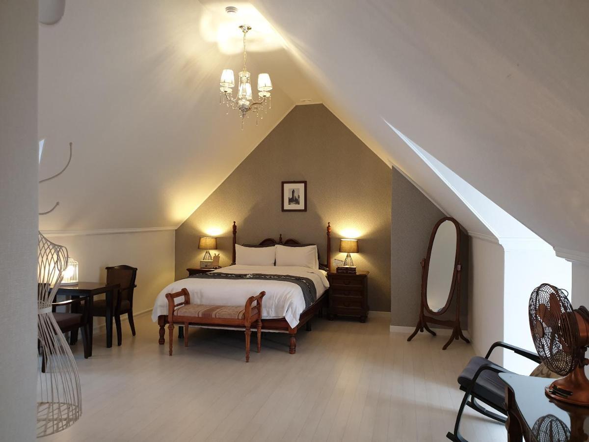 Hotel November Каннын Экстерьер фото