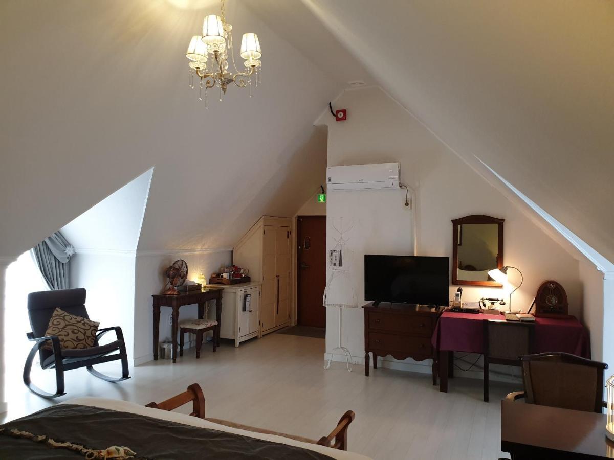 Hotel November Каннын Экстерьер фото