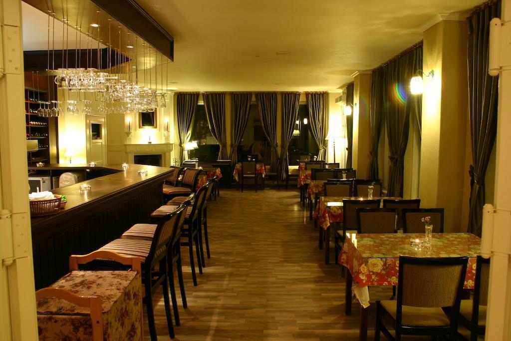 Hotel November Каннын Экстерьер фото