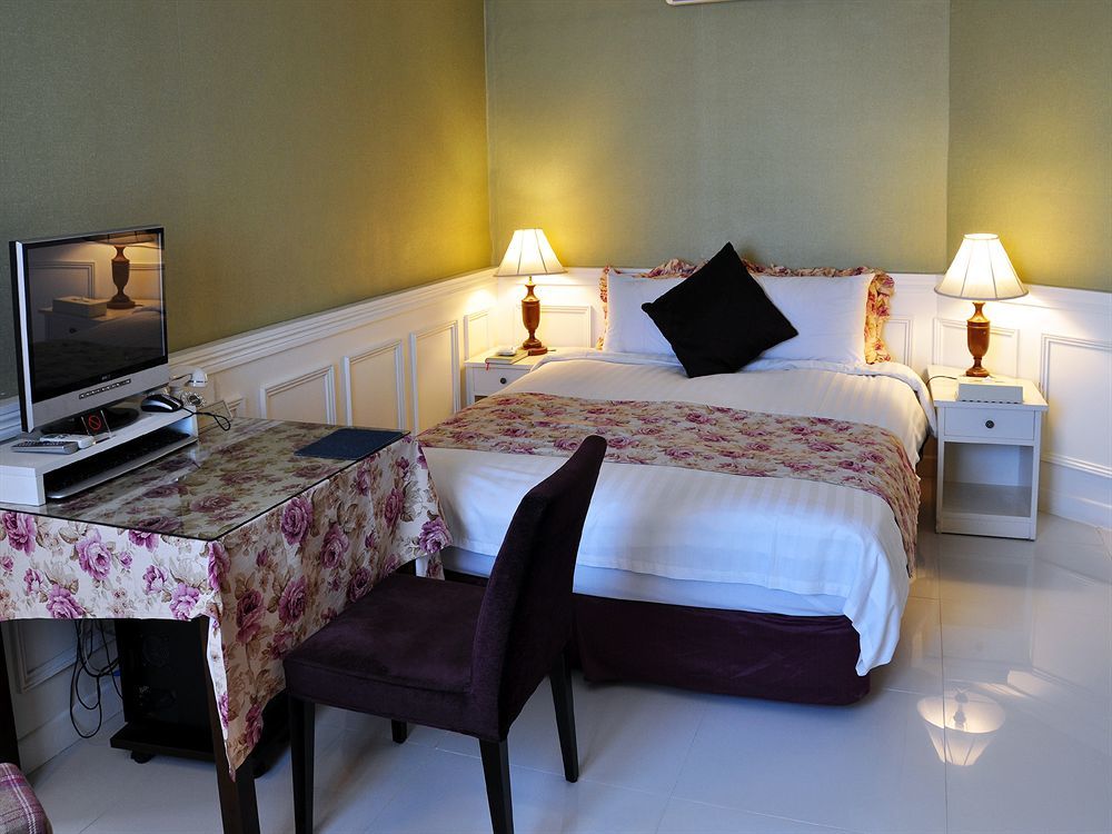 Hotel November Каннын Экстерьер фото