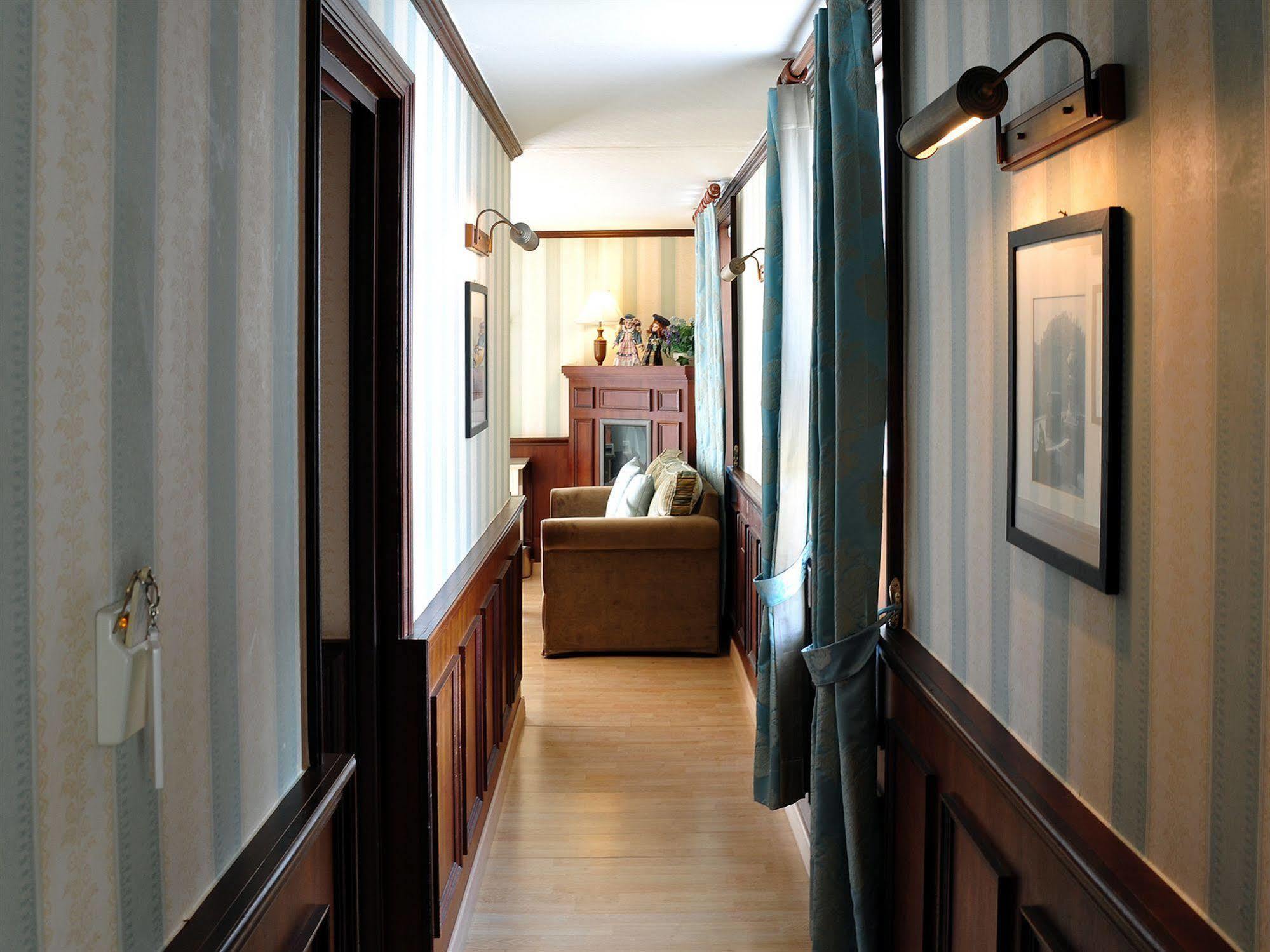 Hotel November Каннын Экстерьер фото